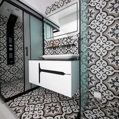 Unique House With Backyard And Walking Distance To The In Bodrum, Mugla Apartman *